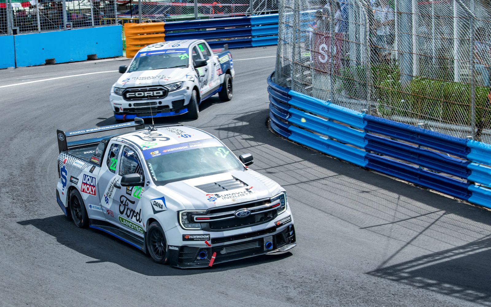 Two Ford Ranger race trucks on the Bang Saen street circuit